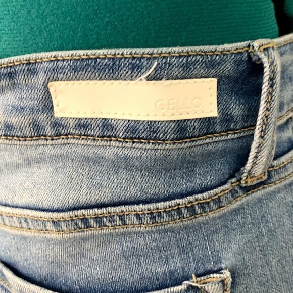 Cello Medium Wash Hi Rise Distressed  Raw Hem Stretch Skinny Cropped Jeans - Picture 9 of 13